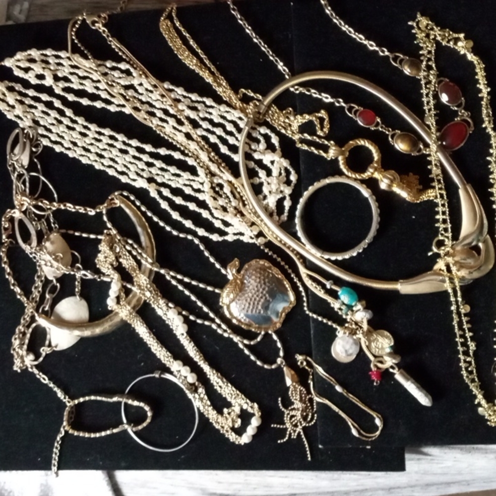 Huge lot of nice costume jewelry